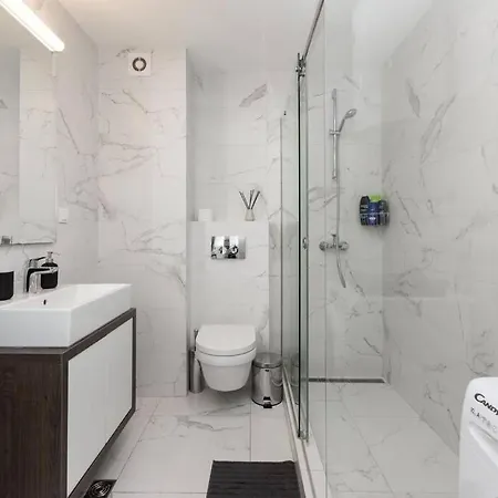 Zemun Luxury - Comfortable, Workspace, Quiet, Free Parking, Netflix Apartament *