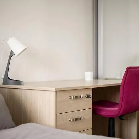 Zemun Luxury - Comfortable, Workspace, Quiet, Free Parking, Netflix Belgrad