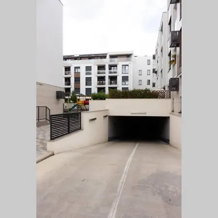 Zemun Luxury - Comfortable, Workspace, Quiet, Free Parking, Netflix Belgrado