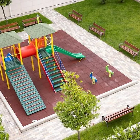 Zemun Luxury - Comfortable, Workspace, Quiet, Free Parking, Netflix * 贝尔格莱德