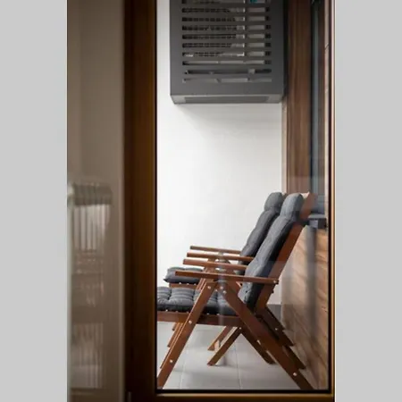 Zemun Luxury - Comfortable, Workspace, Quiet, Free Parking, Netflix