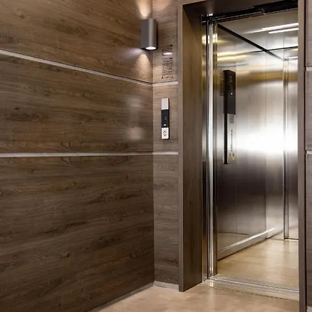 Zemun Luxury - Comfortable, Workspace, Quiet, Free Parking, Netflix 公寓 *