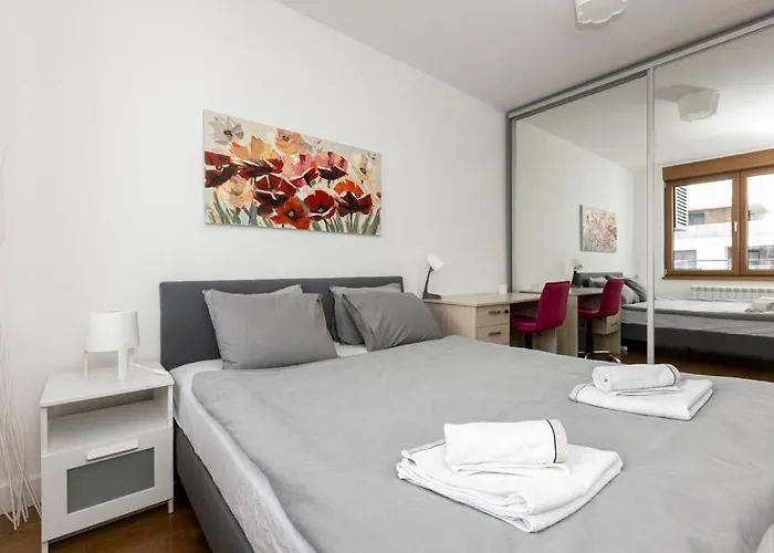 Zemun Luxury - Comfortable, Workspace, Quiet, Free Parking, Netflix Beograd