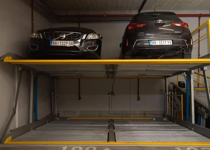 Zemun Luxury - Comfortable, Workspace, Quiet, Free Parking, Netflix Lejlighed *