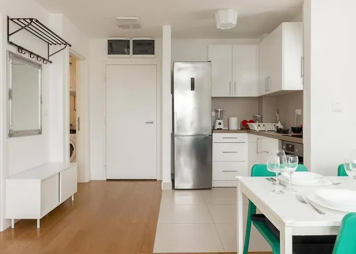 Zemun Luxury - Comfortable, Workspace, Quiet, Free Parking, Netflix Lejlighed *